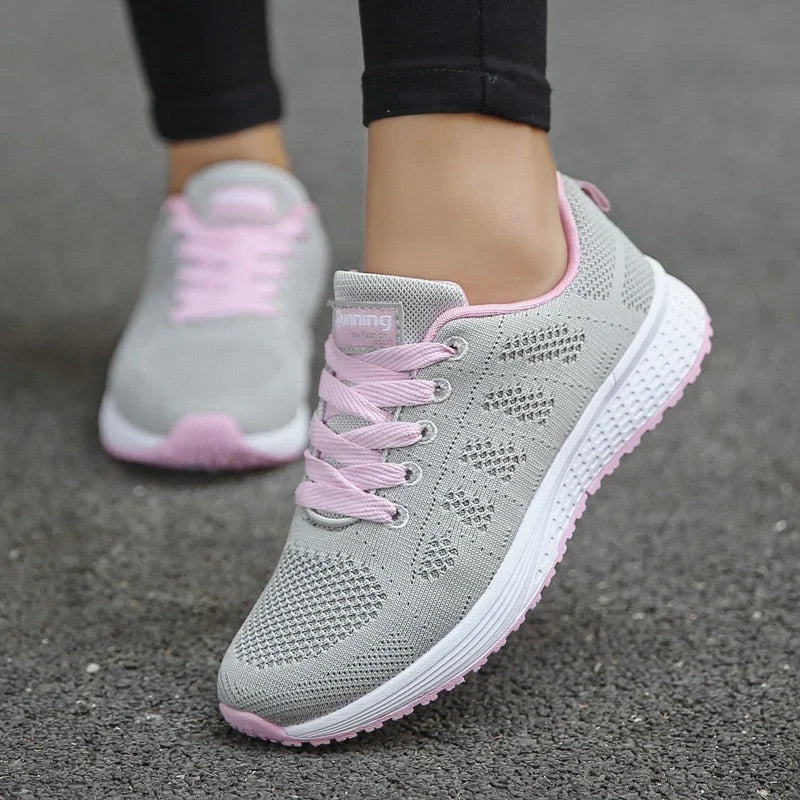 Women's Wide-Toe Mesh Lace-Up Sneakers 14